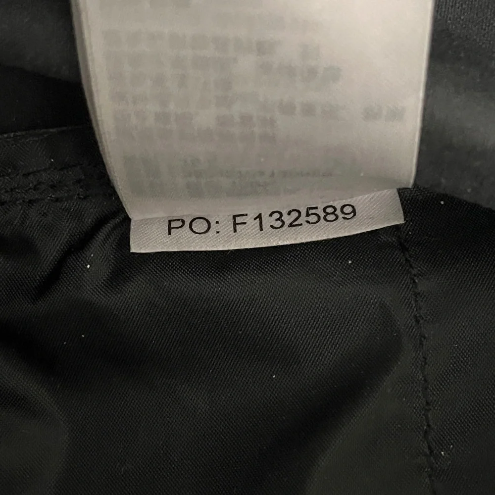 Fjall Raven KÅNKEN Charcoal EVERYDAY OUTDOOR Backpack - Picture 10 of 14